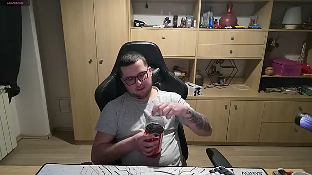 kevinnlovelly (M young) - Who wanna have some fun ?