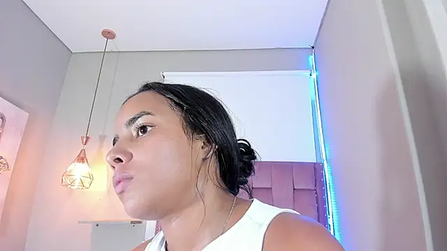 roxy_stonee - Roxy_Stonee's free webcam - UK Sex Cams