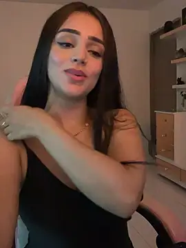 Webcam Model (anniehart)  is live.Free join now!