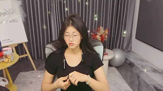 美女Momolith_616在线直播