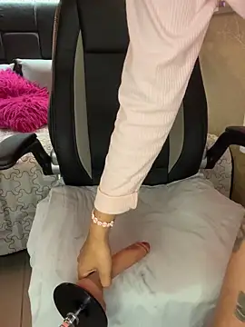 im-lola - Im-Lola's free webcam - UK Sex Cams