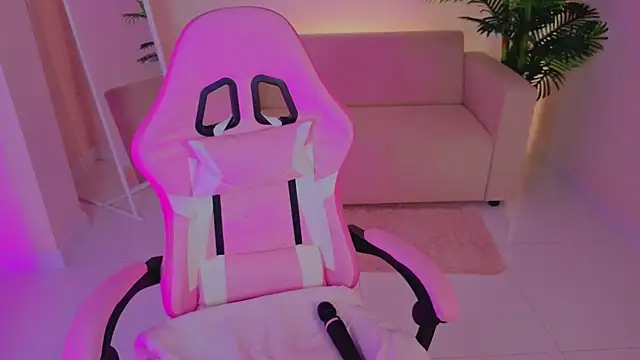 emilyyybridgettt - EmilyyyBridgettt's free webcam - UK Sex Cams