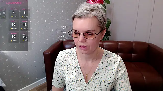 cutie_erikaa1 - Cutie_Erikaa1's free webcam - UK Sex Cams