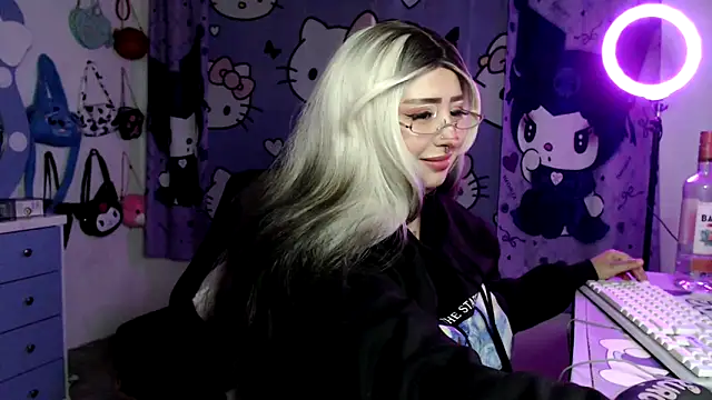 lussyevans24 - Lussyevans24's free webcam - UK Sex Cams