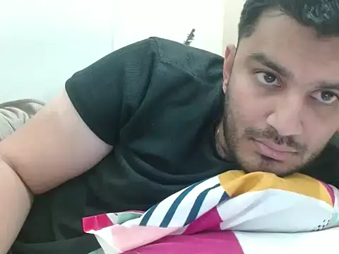 robintoit (M young) - 1000 token to  dick open