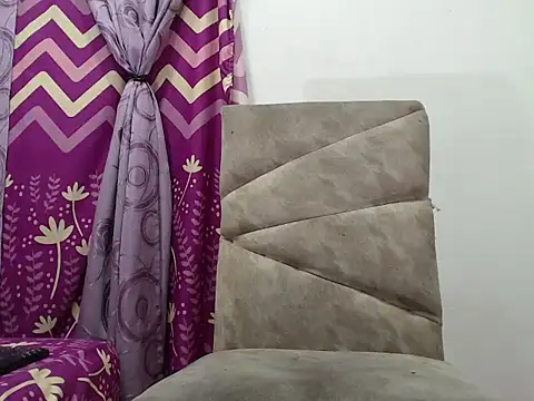 DannaTs1 live sex cam