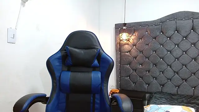 luka_big18 Live Webcam on Stripchat