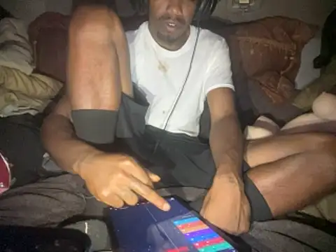 SlimeCrownzOut5 webcam