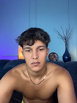 Leo_Savage_ webcam