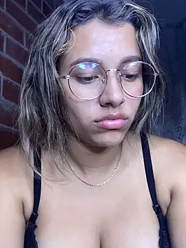 Webcam Model (liahot69)  is live.Free join now!