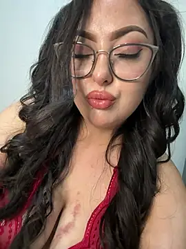 Webcam Model (MileyGia) is live