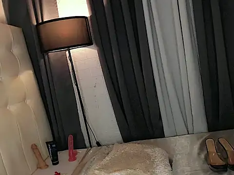 Foxxy_Barbie live sex cam