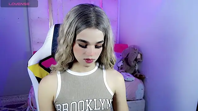 Sophiaa_doll_ webcam