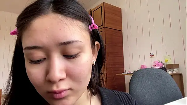 yourmiia - YourMiIa's free webcam - UK Sex Cams