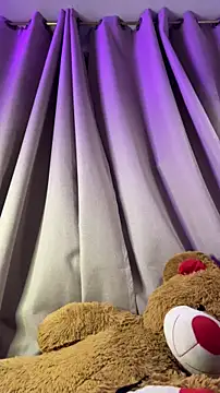 honeyweebsss - HoneyWeebsss's free webcam - UK Sex Cams