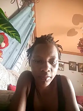 Webcam Model (Petite_li)  is live.Free join now!