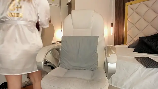 Sophie_Bloom__ webcam