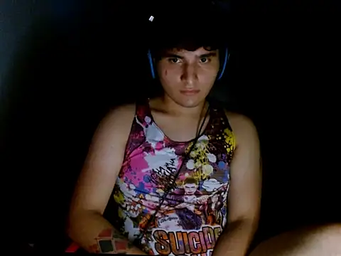 suggarboy69 - Suggarboy69's free webcam - UK Sex Cams