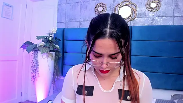 saraalvarezx - SaraAlvarezx's free webcam - UK Sex Cams