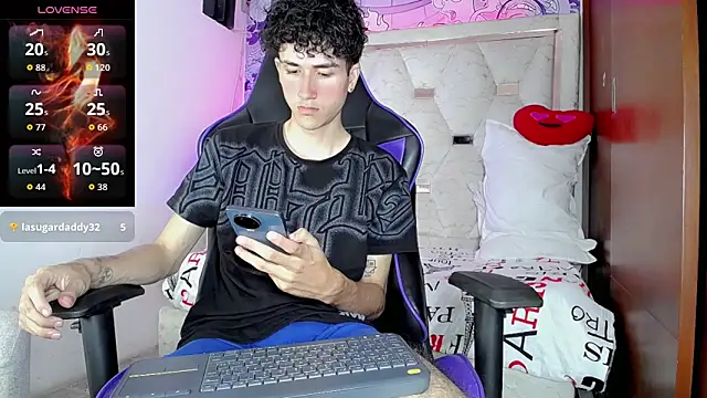 johnny_cagee - Johnny_cagee's free webcam - UK Sex Cams