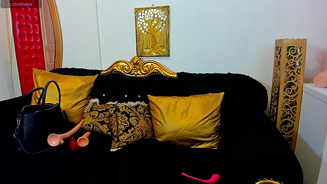 AlenaRios Live Webcam on Stripchat