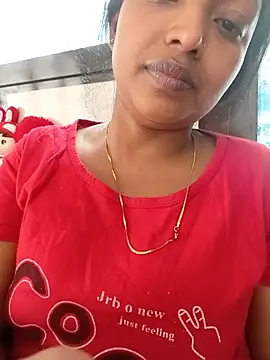 Webcam Model (Hot-Tinaa)  is live.Free join now!