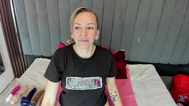 alaha_evans (F milf) - Flash Tits🍒