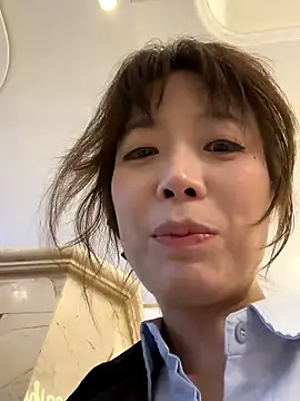 美女yourkeer在线直播