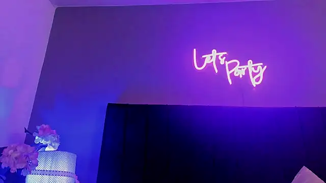 scarlett_leex_ (F young) - Spit on my tits and pull them