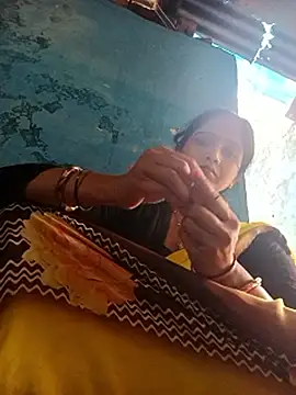 Webcam Model (Jooli_xx)  is live.Free join now!