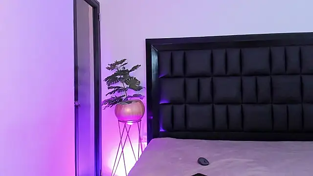 mia_roosee1 - Mia_roosee1's free webcam - UK Sex Cams