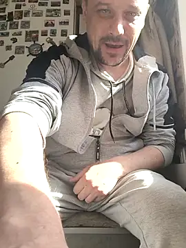 danielohcool (Ask my age) - Let's play together