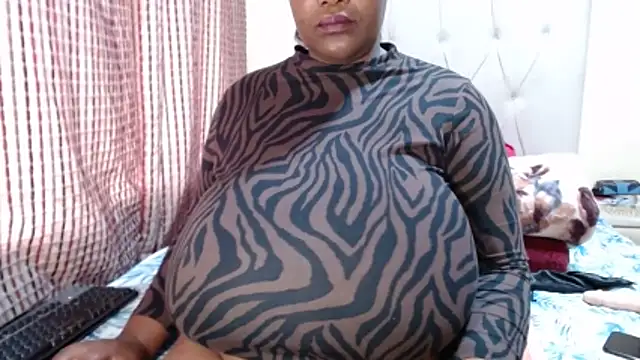 chocolatedarkbustyx - CHOCOLATEDARKBUSTYX's free webcam - UK Sex Cams