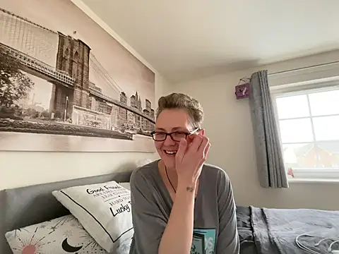 curvy-jinx (F mature) - Toy control 3 mins