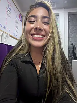 ManuelaVeeleez live sex cam