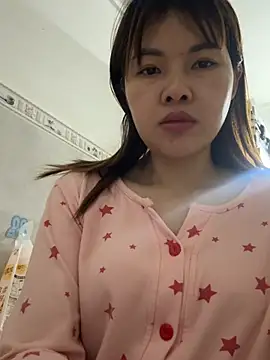 Webcam Model (Loyalty-love)  is live.Free join now!