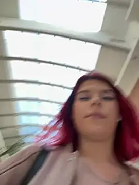 Webcam Model (RiriRoseey)  is live.Free join now!