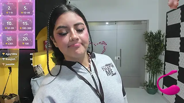 joycepierce - JoycePierce's free webcam - UK Sex Cams