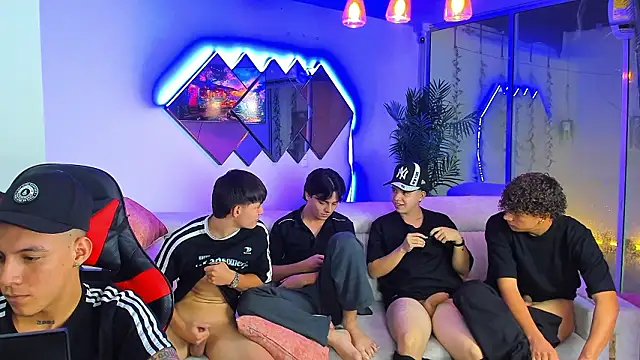 Houseofwarrios webcam