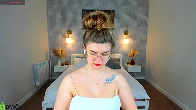 zoe_j0y - Zoe_j0y's free webcam - UK Sex Cams