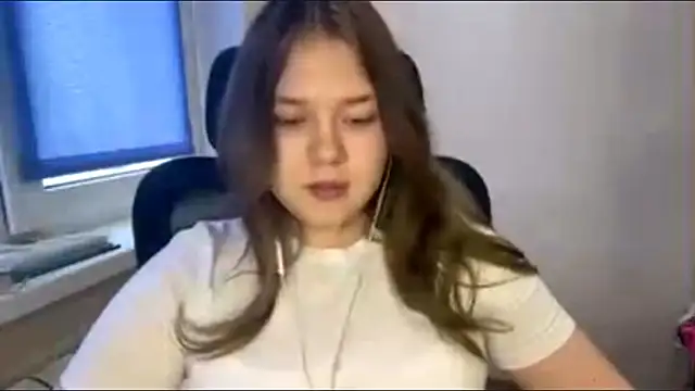 tomikopfau - TomikoPfau's free webcam