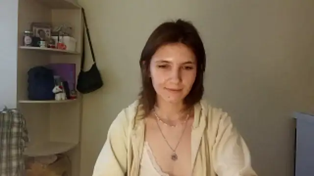 FluffyKisses live sex cam