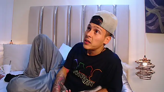 ethan_wolfe (M young) - cum in public