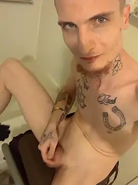 jizzyglizzy92 (Ask my age) - Shoot loads of cum