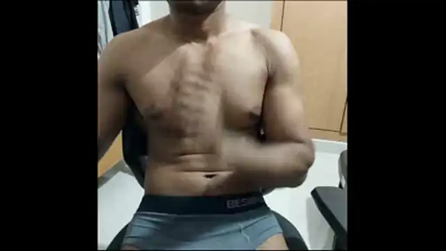 kratosTheHunk live sex cam