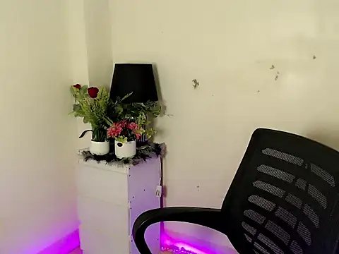 YOURFAVDOLLYXXX_ live sex cam