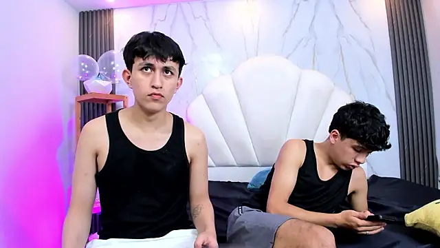 hoot_booys_ - Hoot_booys_'s free webcam - UK Sex Cams