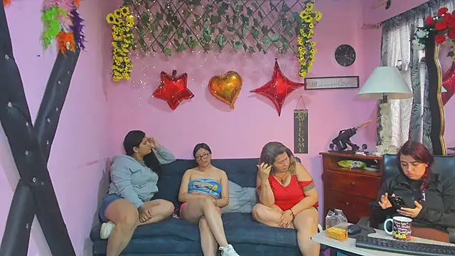 lesbiancuple - Lesbiancuple's free webcam