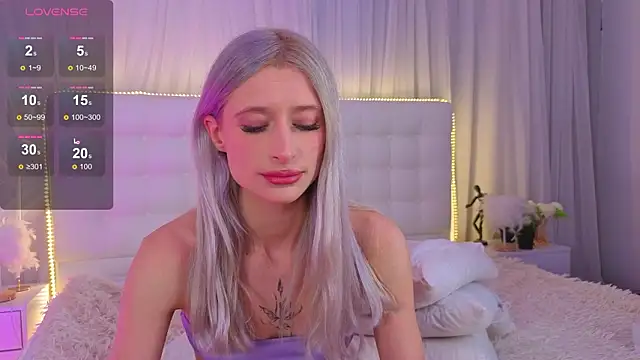 monica_leen - Monica_Leen's free webcam - UK Sex Cams