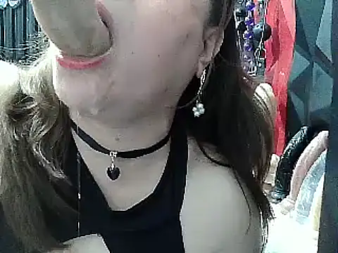 urfuckingdoll - URFUCKINGDOLL's free webcam - UK Sex Cams